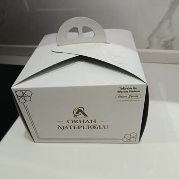 Satın Alınan Yaş Pastadan Metal Tel Çıkması Ve Güven Sorunu