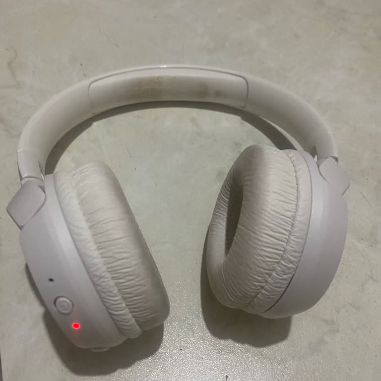JBL 560BT Kulaklık Şarjdan Sonra Açılmıyor, Kırmızı Işık Sürekli Yanıyor
