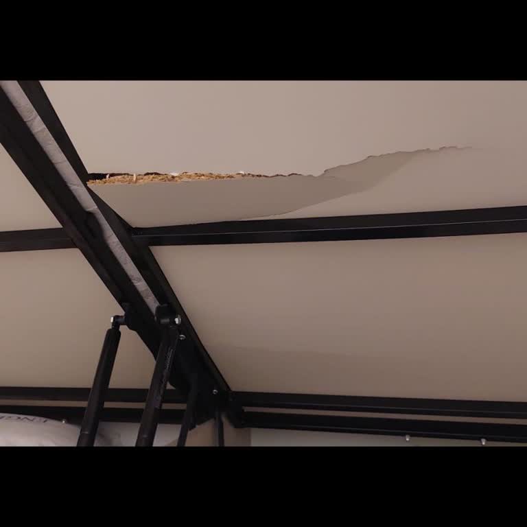 Kelebek Mobilya'dan Alınan Yatak Odası Takımında Kırık Parça Ve Uzayan Servis Süreci