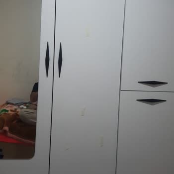 Gardırop Aynası Sürekli Düşüyor, Mağaza İlgisizliği Mağduriyet Yaratıyor