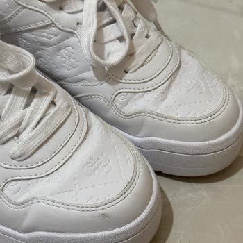 Guess Marka Ayakkabıda Kısa Sürede Çizik Ve Kıvrılma Sorunu