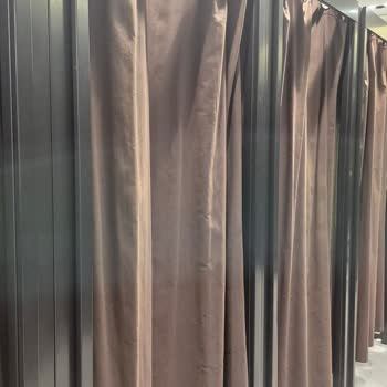 Zara Deneme Kabinlerinde Mahremiyet Ve Güvenlik Sorunu