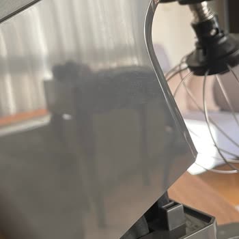 Karaca Hamur Yoğurma Makinesi Haznesinde Su Sızıntısı Ve Yetersiz Servis Desteği Nedeniyle Sağlık Riski