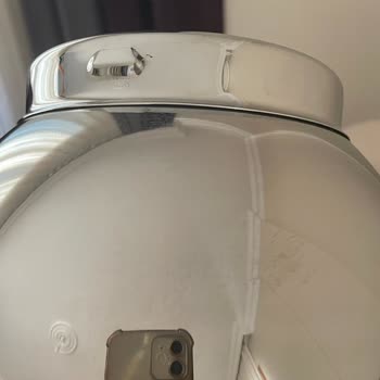 Karaca Hamur Yoğurma Makinesi Haznesinde Su Sızıntısı Ve Yetersiz Servis Desteği Nedeniyle Sağlık Riski