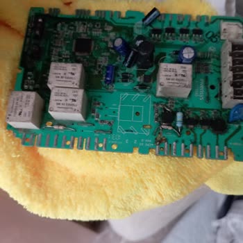 Buzdolabı Tamiri Sonrası Aynı Gün Tekrarlayan Arıza Ve İletişim Sorunu