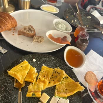 Kahvaltıda Hayal Kırıklığı Ve Yetersiz Hizmet Deneyimi