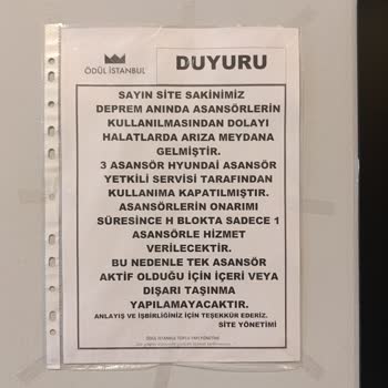 Deprem Sonrası Hasarlı Binada Asansör Sorunu Nedeniyle Taşınamıyoruz