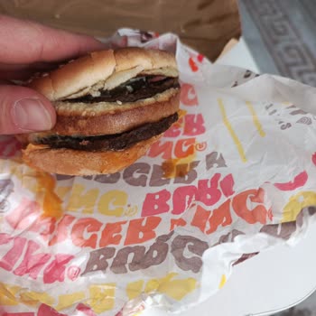 Burger King Bayat Ve Kokan Yemek Gönderimi Nedeniyle Hayal Kırıklığı