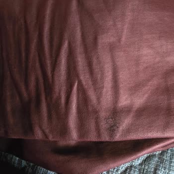 Mumlu Pantolonun Yüzeyi Döküldü Butik İlgisiz Kaldı