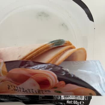 BİMden Aldığım Hindi Füme Son Kullanım Tarihi Geçmeden Küflendi