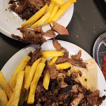 Sipariş Gecikti, Döner Yanık Ve Çiğ Geldi