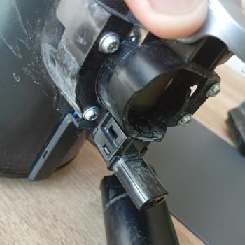 Bosch Unlimited 7 Dik Süpürgede Kronik Mandal Kırılması Ve Garanti Talebi