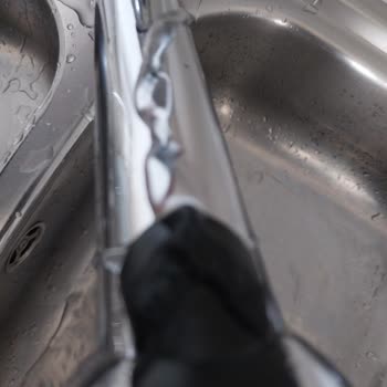 20 Yıl Garantili ECA Batarya Kısa Sürede Soyuldu Ve Su Akıtıyor