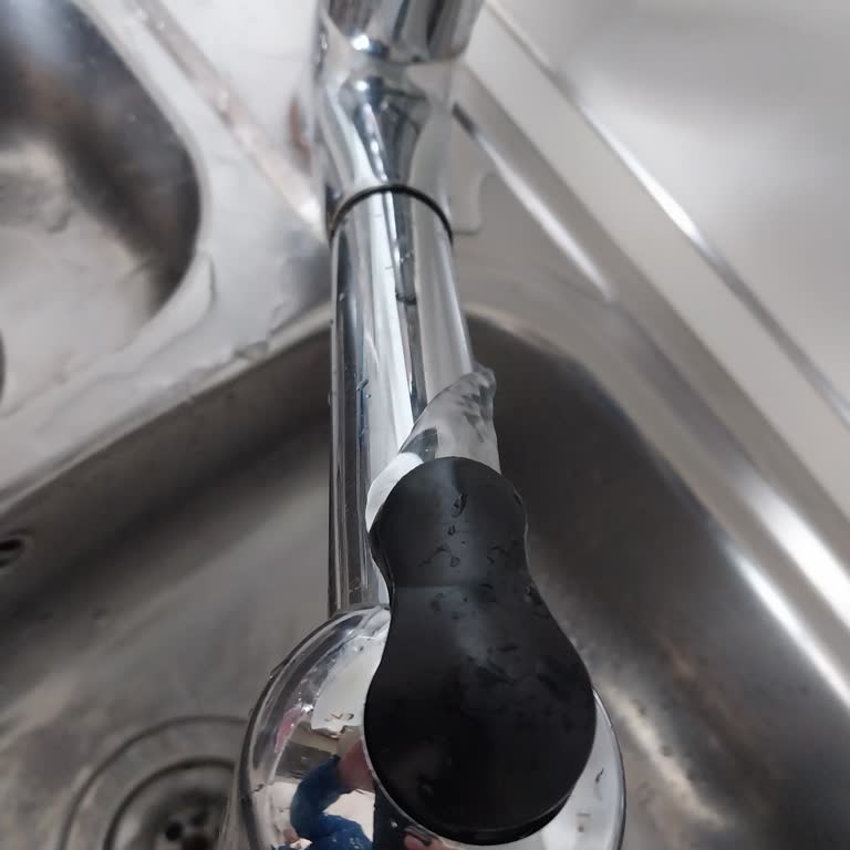 20 Yıl Garantili ECA Batarya Kısa Sürede Soyuldu Ve Su Akıtıyor