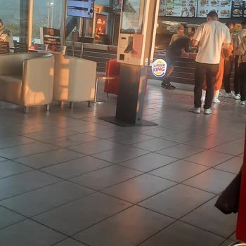 Burger King'de Eksik Patates Ve Yanmış Köfte Sorunu