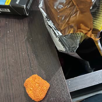 Aldığım Cipsin İçinden Ne Olduğu Belirsiz Bir Madde Çıktı