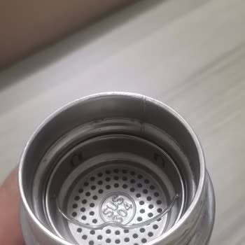 Kullanılmamış Kahve Termosunun Paslanması ve İlgisiz Servis