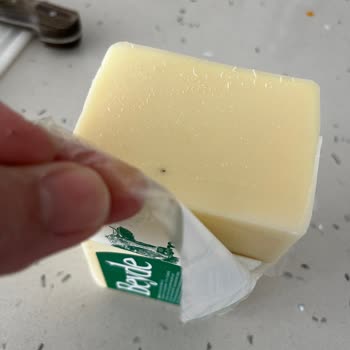 Aldığım Kaşar Peynirinin Büyük Kısmı Bozulmuş Çıktı