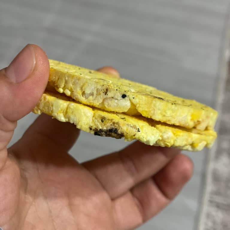 Eti Gong Ürününün İçinden Siyahlaşmış Yabancı Madde Çıkması