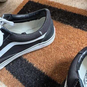 Aldığım Ayakkabının Hızlıca Yırtılması Ve İade Sürecindeki İlgisizlik