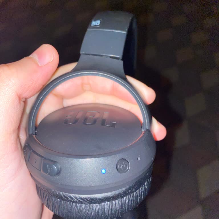 JBL 560bt Kulaklık Cihazlara Bağlanmıyor Ve Şarj Olmuyor