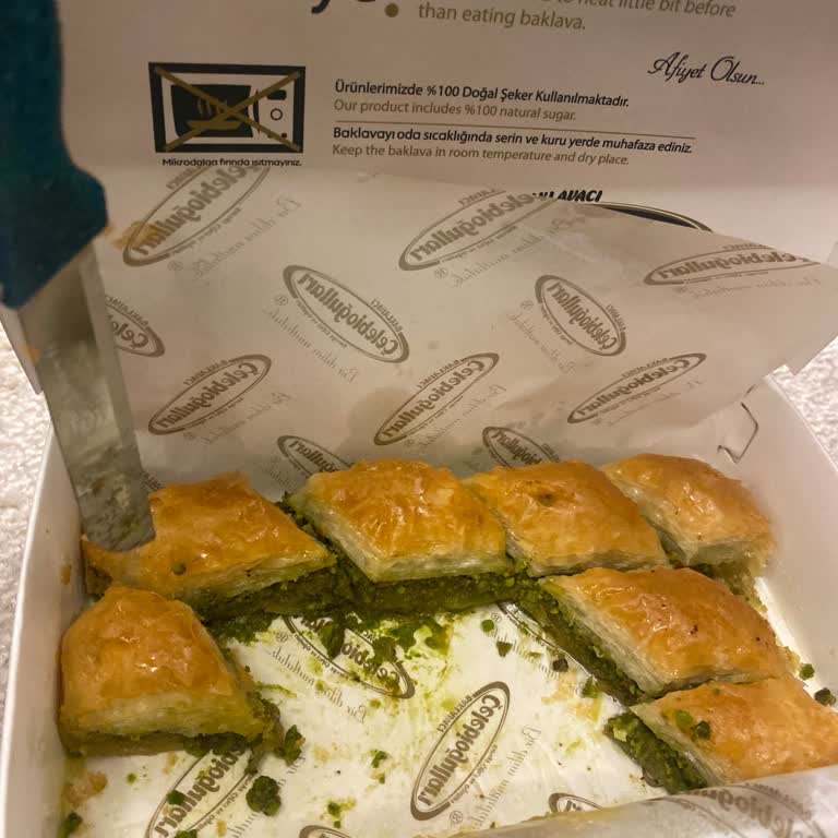 Çelebioğulları Baklava Taze Olmayan Baklava Deneyimi Hayal Kırıklığı Yarattı!