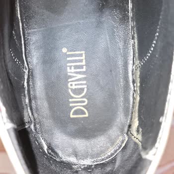 İlk Kullanımda Çorapları Boyayan Ayakkabı: Ayıplı Ürün Ve İade Talebi