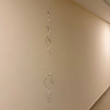 Deprem Sonrası Bina Güvenliği Hakkında Bilgilendirme Eksikliği