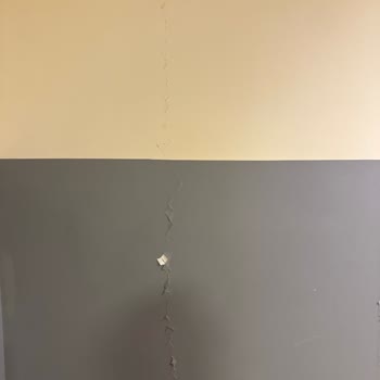 Deprem Sonrası Bina Güvenliği Hakkında Bilgilendirme Eksikliği