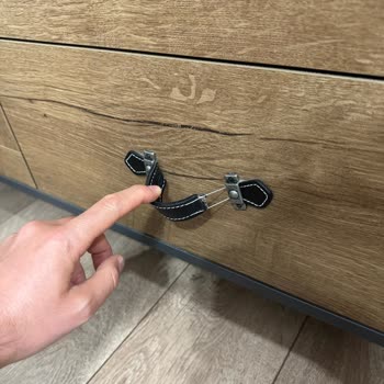 Yüz Binlerce Liralık Mobilyada Kullanışsız Ve Dayanıksız Çekmece Kolları Hayal Kırıklığı Yarattı