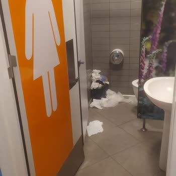 Shell Tuvaletlerinde Temizlik Hayal Kırıklığı!