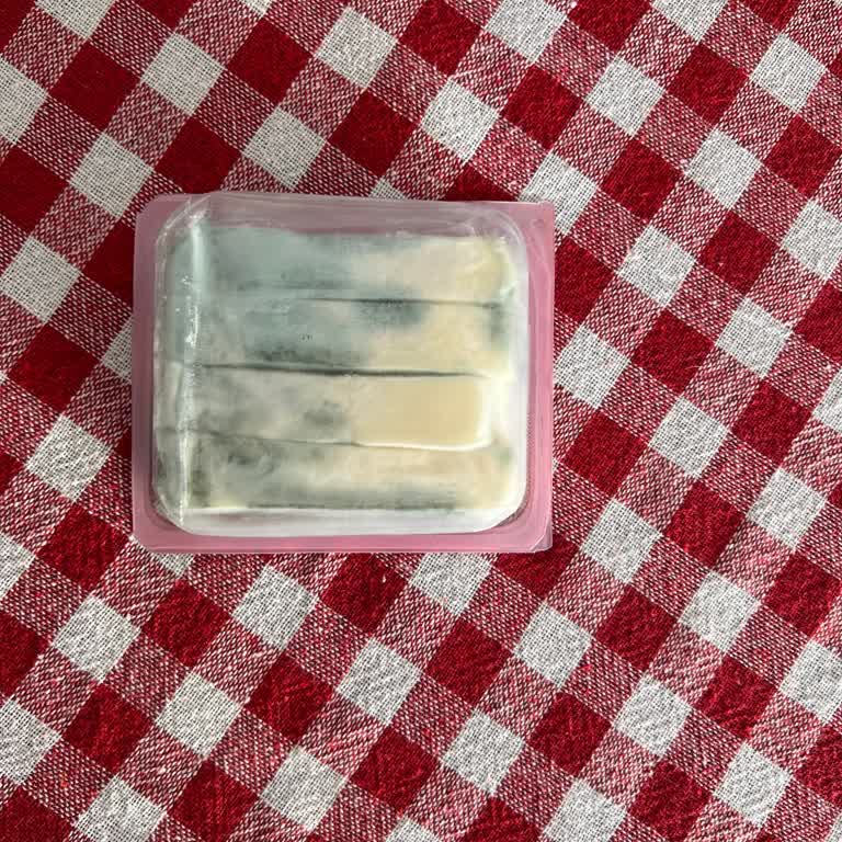 Küflü Dil Peyniri Gönderdiler Suçu Kuryeye Attılar