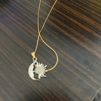 Aldığım Kolye Hem Dayanıksız Hem De Renk Farklılığı Var