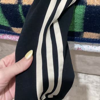 İlk Yıkamada Adidas Sweatshirt'te Renk Bulaşması Ve Uzayan İnceleme Süreci