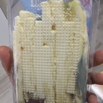 Son Tüketim Tarihi Geçmemiş Peynirde Bozulma Ve Küflenme Sorunu