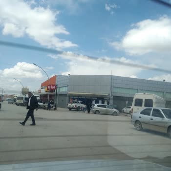 BİM Elbistan Şubesinde Personel Davranışları Ve İletişim Sorunları