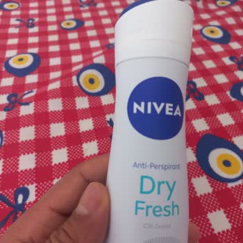 Nivea Deodorant Kıyafetlerimde Kalıcı Lekeler Oluşturdu