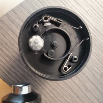 Sinbo Otomatik Tuzluk Ve Biberlikte Dişli Kırılması Sorunu