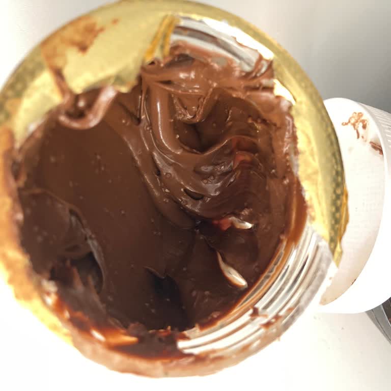 Nutella'nın Topaklanmış Yapısı Hayal Kırıklığı Yarattı
