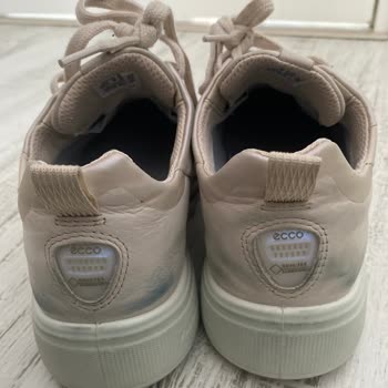 Aldığım Sneaker İlk Giyişte Renk Değiştirdi, Çözüm Bulamıyorum