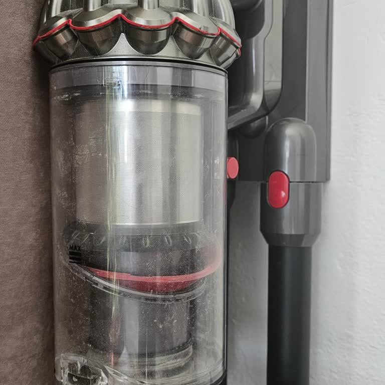 Dyson V15 Cihazın Hazne Lastiklerinin Kırılması Ve Müşteri Hizmetlerine Ulaşılamaması