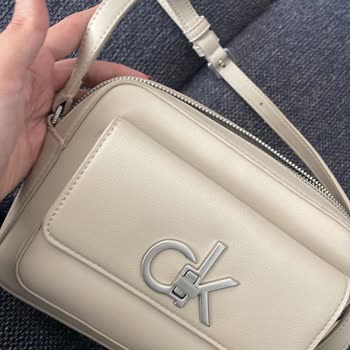 Calvin Klein Çantam Üç Kullanımda Yırtıldı