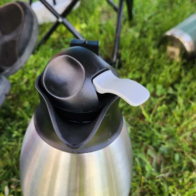 Schafer Termos Isı Tutmuyor Ve Kapağı Kapanmıyor