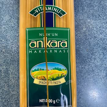 Aldığım Makarnada Un Gibi Toz Ve Delikler Vardı, Beyaz Madde Dikkatimi Çekti