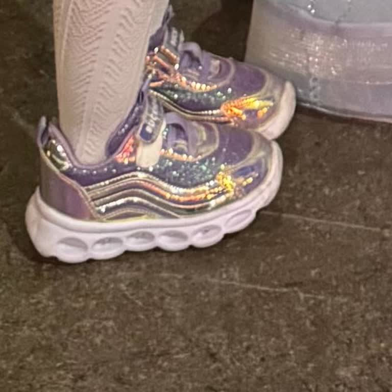 Yeni Alınan Spor Ayakkabının Cırt Cırt Kısmı Koptu, Müşteri Hizmetleri İlgisiz