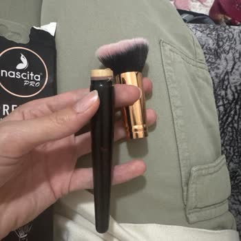 Az Kullanımla Fırça Sapının Ayrılması Hayal Kırıklığı Yarattı