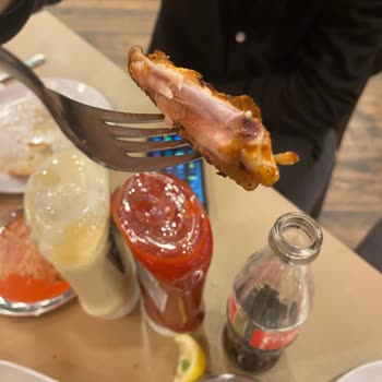 Pişmemiş Kanat Ve Eksik Servis Mağduriyeti