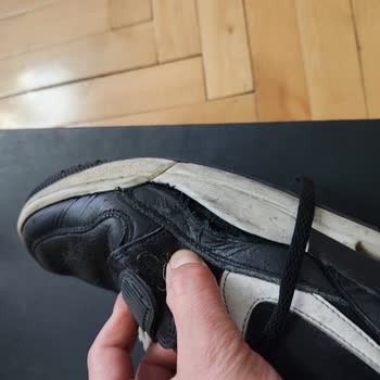 Kısa Sürede Yıpranan Ayakkabıya Mağazalardan Çözüm Bulamıyoruz