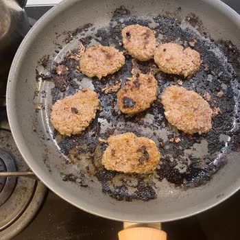 Tefal Thermo Tava Setinde Yoğun Yapışma Sorunu Ve Memnuniyetsizlik