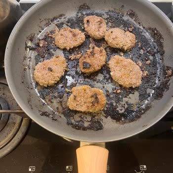 Tefal Thermo Tava Setinde Yoğun Yapışma Sorunu Ve Memnuniyetsizlik